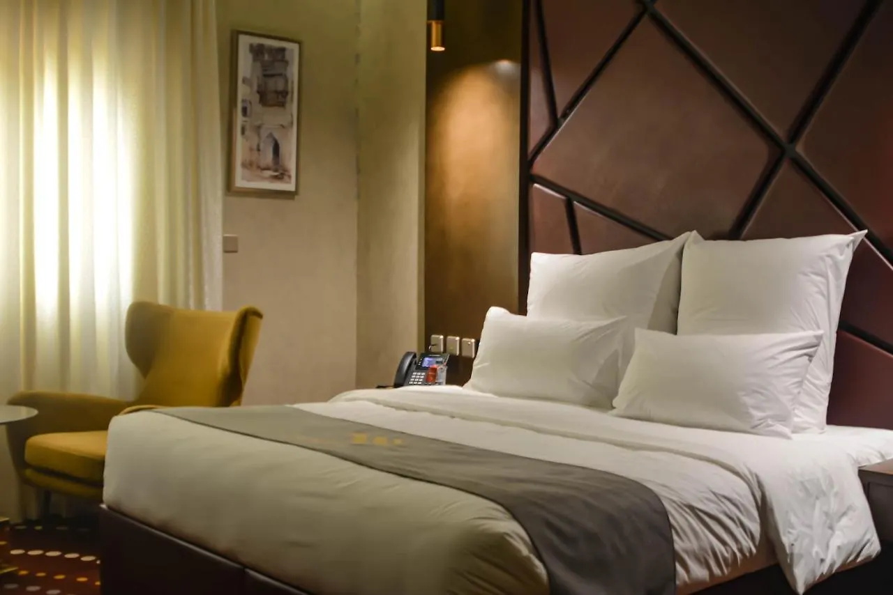 Redwaves Hotel فندق ريدويفز 吉达